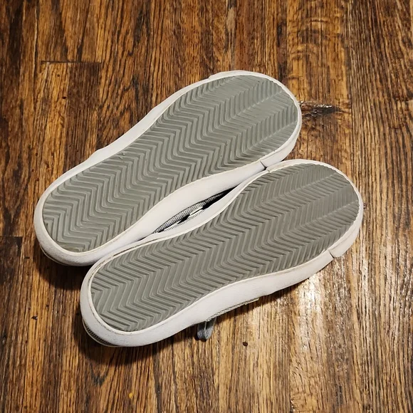 NEW BALANCE  Sneakers - Picture 7 of 9